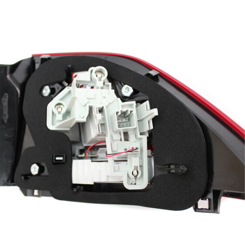 ضوء المؤخرة الخلفية الجانب الأيسر للشخص الذي يقود السيارة OE 30796267 ضوء المؤخرة لشركة فولفو S60